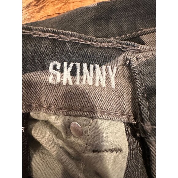 NWT Rue21 Carbon Men’s Skinny Pants – Camo Print – Size 28x30 - Picture 6 of 7